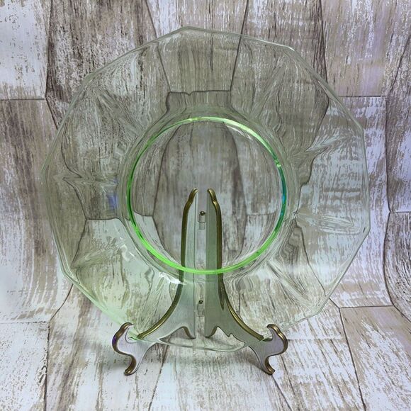 Cambridge Green Depression Glass Uranium UV Glow‎ Decagon Salad Plate Vintage - Picture 2 of 7